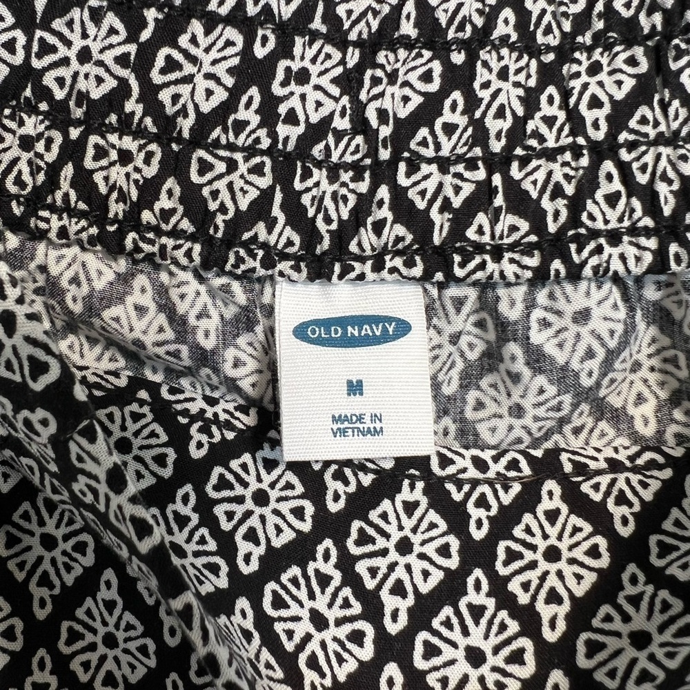NWT Old Navy Patterned Pull-On Shorts - Picture 5 of 6